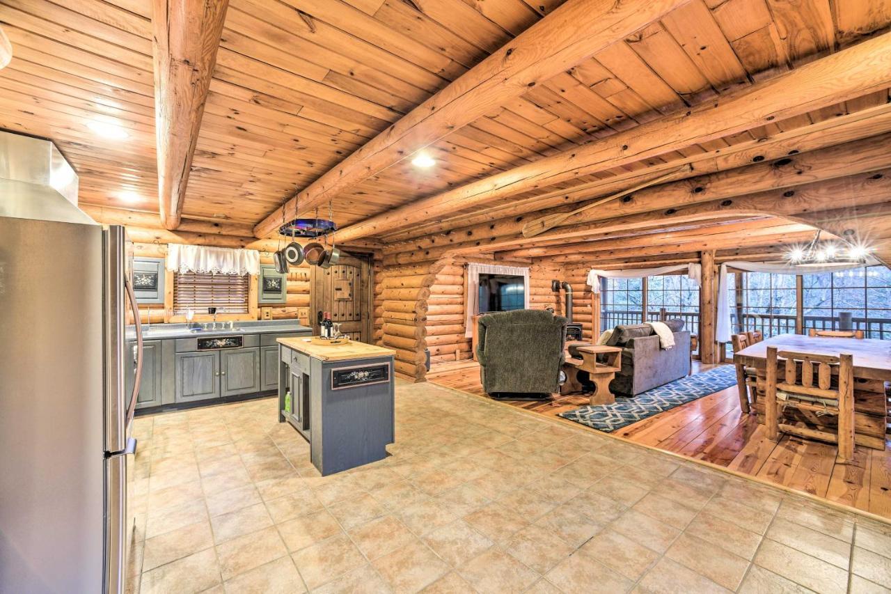 Spacious Cabin With Decks Near Saratoga Springs Middle Grove Exterior photo