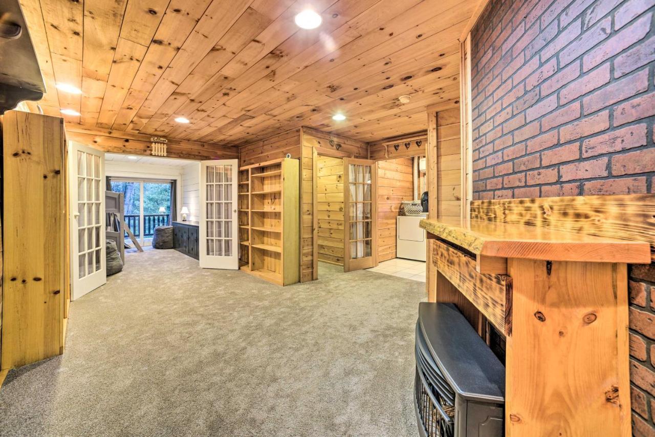Spacious Cabin With Decks Near Saratoga Springs Middle Grove Exterior photo